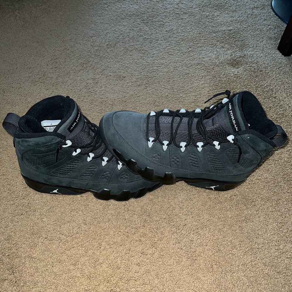 Jordan 9s Anthracite
